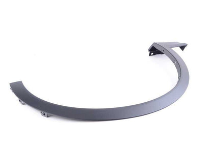 Embellecedor de paso de rueda delantero derecho OEM 51777210082 para BMW X3 F25 y X4 F26. Original BMW.