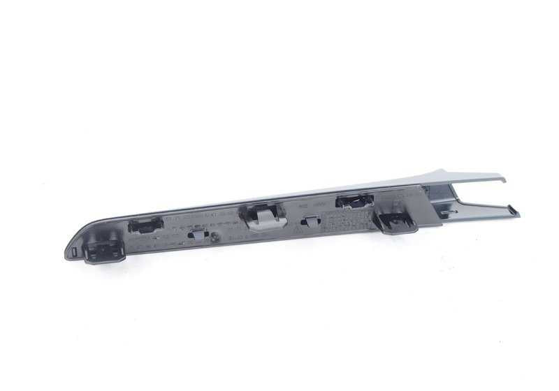 Air d'entrée d'embelliage M Performance OEM 51148068588 pour BMW F80. Améliorez le côté d'un style sportif et élégant. BMW d'origine.