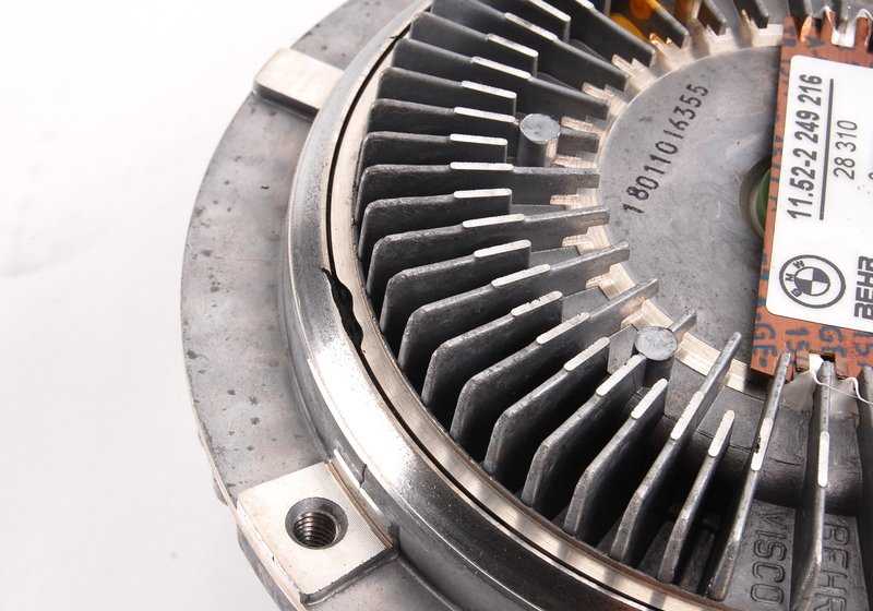 Embrague viscoso del ventilador OEM 11522249216 para BMW E46, E39, E38, E65, E66, E53. Original BMW.