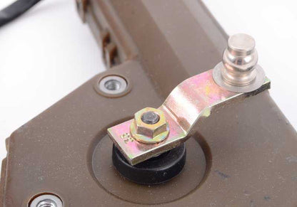 Motor actuador derecho OEM 67161383954 para BMW (Modelos E31). Original BMW.