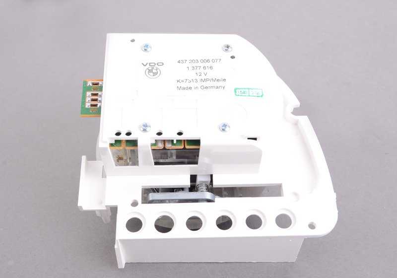 Cuadro de instrumentos / Tacómetro OEM 62121377616 para BMW E23, E24. Original BMW.