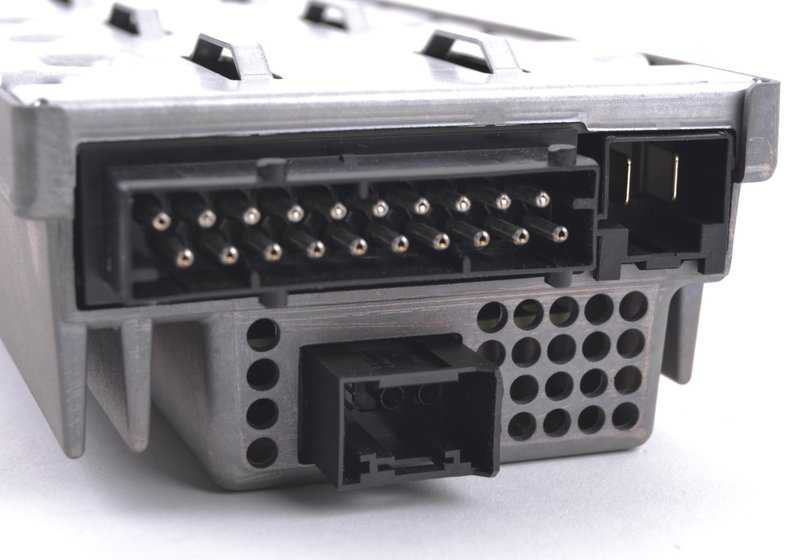 Individueller Audiosystemverstärker für BMW 3 E90 -Serie, E91, E92, E93; 5 E60 -Serie, E61; Serie 6 E63, E64 (OEM 65128054808). Original BMW