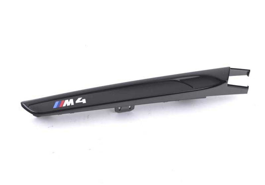 Embellecedor lateral M Performance negro brillo OEM 51148068586 para BMW F82 y F83 (M4 Coupé y Cabrio). Pieza original BMW para resaltado deportivo de la entrada de aire del guardabarros derecho.