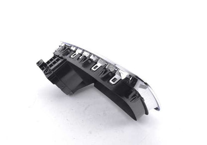 Rejilla embellecedora frontal izquierda OEM 51137203203 para BMW F10, F11, F18. Original BMW.