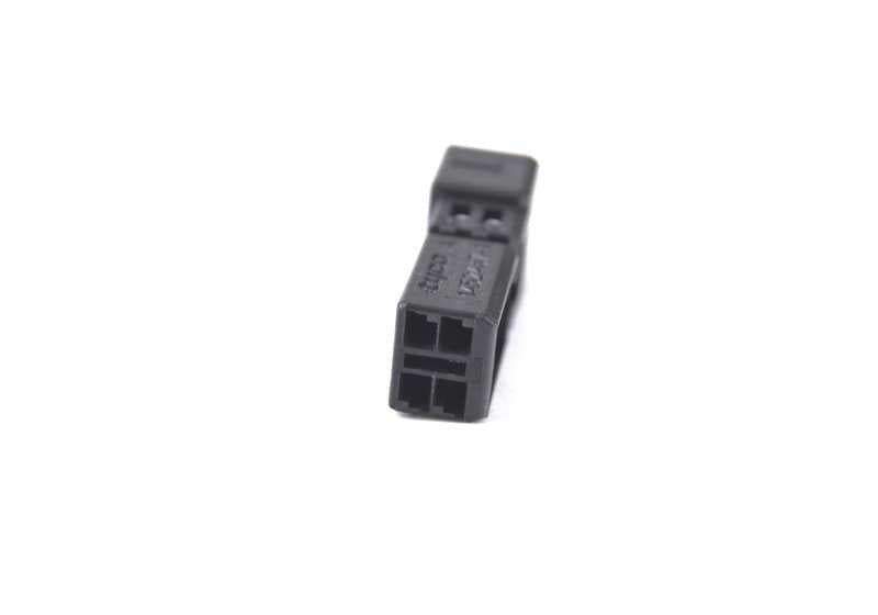 Logement des broches pour BMW Series 1 E81, E82, E87, E87N, E88, série 3 E90, E90N, E91, E91N, E92, E92N, E93, E93N, X1 E84, Mini R55, R55N, R56, R56N, R57, R57n, R58, R59, R60 (OEM 61136925545). BMW d'origine.