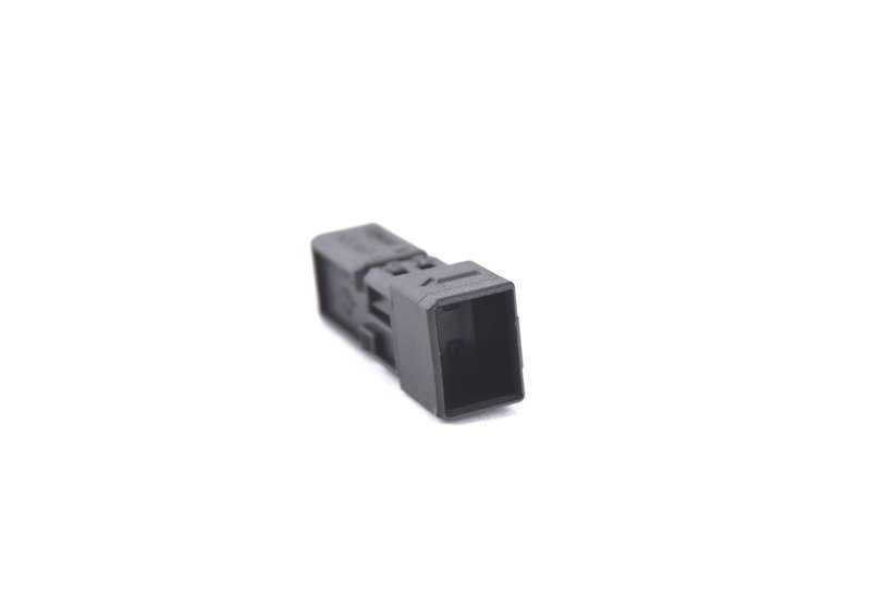 Logement des broches pour BMW Series 1 E81, E82, E87, E87N, E88, série 3 E90, E90N, E91, E91N, E92, E92N, E93, E93N, X1 E84, Mini R55, R55N, R56, R56N, R57, R57n, R58, R59, R60 (OEM 61136925545). BMW d'origine.
