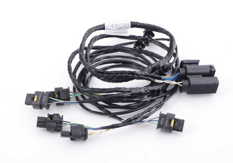 Cableado frontal OEM 61129327111 para BMW F22, F23, F87, F80, F82, F83. Recambio original BMW. Ideal para sustituir cableado dañado en el paragolpes delantero.