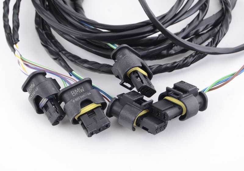Cableado frontal OEM 61129327111 para BMW F22, F23, F87, F80, F82, F83. Recambio original BMW. Ideal para sustituir cableado dañado en el paragolpes delantero.