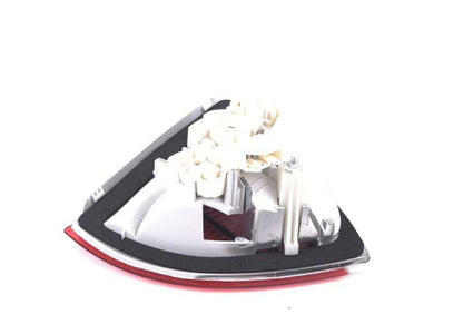 Piloto traseiro direito OEM 63217160064 Para modelos BMW 3 E91 (318D, 318i) fabricados entre 2006 e 2008. BMW original.