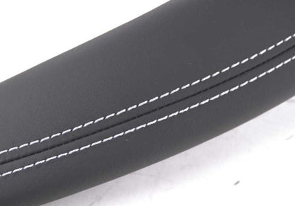 Capa de couro para maçaneta da porta direita para BMW Série 3 F80, Série 4 F82, F83 (OEM 51418057636). BMW originais.