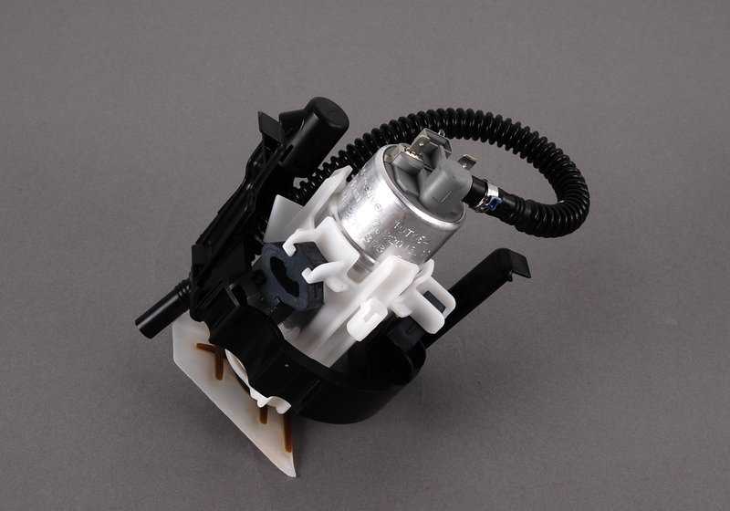 Bomba de combustible OEM 16146752369 para BMW E39 M5 (modelos DE91 y DE92 con motor S62, cambio manual y tracción trasera). Original BMW.