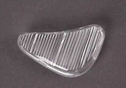 Riflettore posteriore destro OEM 51135480107 per BMW F20, F21, F22, F23, F30, F31, F32, F33, F34, F36, F80, F87. BMW originale BMW. Ideale per sostituire il riflettore rotto o danneggiato.
