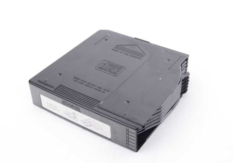 Revista de CD para BMW Série 1 E81, E82, E87, E87N, E88, Série 3 E46, E90, E90N, E91, E91N, E92, E92N, E93, E93N, Série 5 E39, Série 7 E65, E66, X1 E84, X3 E83, E83N, X5 E53, Z4 E85, E86, Z8 E52, MINI R50, R52, R53 (OEM 65128364931). BMW original