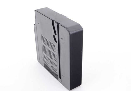 Revista de CD para BMW Série 1 E81, E82, E87, E87N, E88, Série 3 E46, E90, E90N, E91, E91N, E92, E92N, E93, E93N, Série 5 E39, Série 7 E65, E66, X1 E84, X3 E83, E83N, X5 E53, Z4 E85, E86, Z8 E52, MINI R50, R52, R53 (OEM 65128364931). BMW original