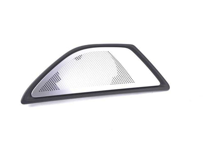 Tapa embellecedora altavoz puerta izquierda OEM 51417318809 para BMW F10, F11. Original BMW.