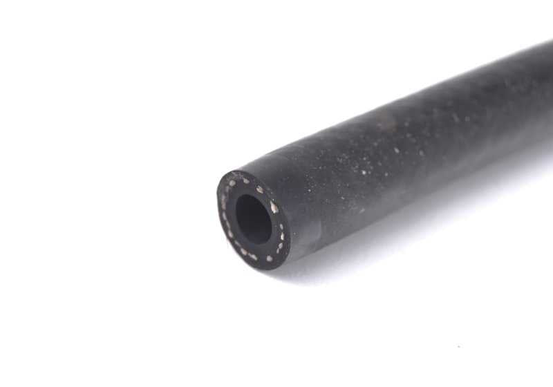 Tubo de combustível OEM 13311286583 para BMW E30 (316, 316i) com M10 Motor e Manual ou Alteração Automática. Compatível com todos os modelos feitos entre 1982 e 1988. BMW original.