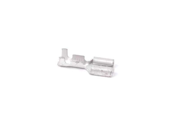 Terminal eléctrico hembra OEM 61131376460 para BMW E30, E34, E39, E24, E32, E31, MINI R50. Conector original para sistemas eléctricos. Original BMW y MINI.