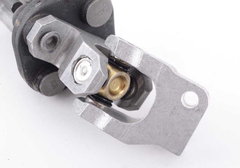 Eje de dirección inferior OEM 32312225912 para BMW E30. Pieza original BMW.