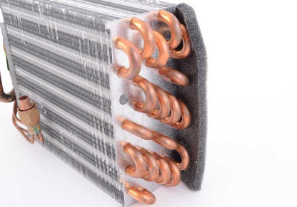 Evaporador aire acondicionado OEM 64511375781 para BMW Serie 6 E24 (635CSi, 628CSi) y más. Original BMW.
