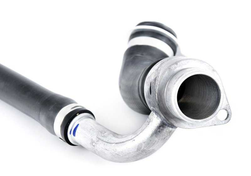 Tubería de refrigerante OEM 11537848500 para BMW F87, F80, F82, F83. Original BMW.