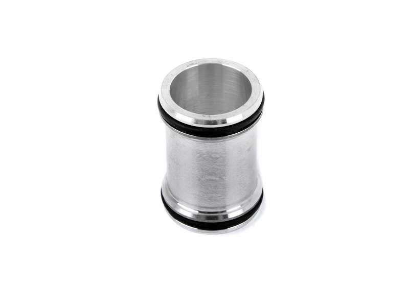Tubo de conexión OEM 11537835927 para BMW E60 M5, E61 M5, E63 M6, E64 M6. Compatible con motor S85. Original BMW.