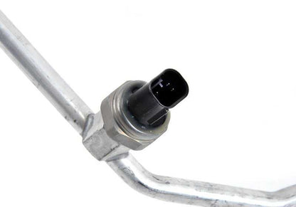Tubería de alta presión del condensador al evaporador OEM 64509224833 para BMW E89. Original BMW.