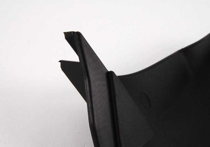 Cubierta lateral izquierda OEM 51718232635 para BMW E46. Compatible con todos los modelos de la serie 3 E46. Pieza original BMW.