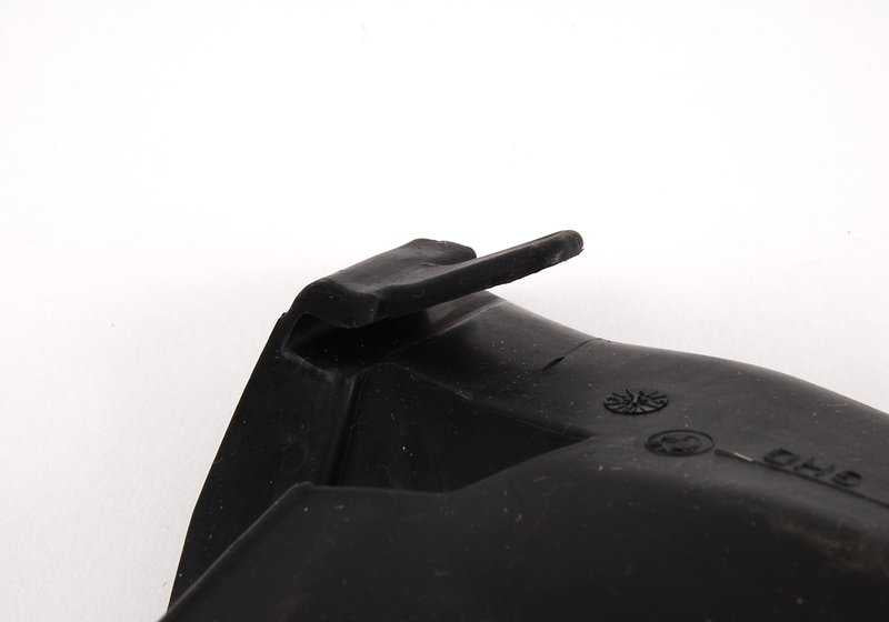 Cubierta lateral izquierda OEM 51718232635 para BMW E46. Compatible con todos los modelos de la serie 3 E46. Pieza original BMW.