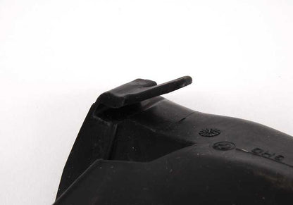 Cubierta lateral izquierda OEM 51718232635 para BMW E46. Compatible con todos los modelos de la serie 3 E46. Pieza original BMW.