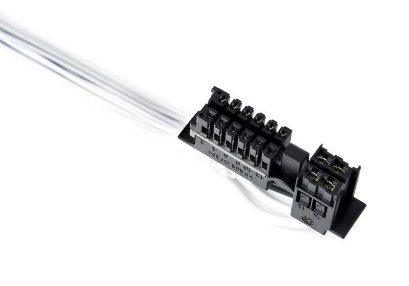 Cableado eléctrico OEM 28607842853 para BMW E82, E88, F87, E90, E92, E93, F80, F82, F83, F10, F06, F12, F13, E89. Compatible con modelos 135i, M2 y otros. Original BMW.