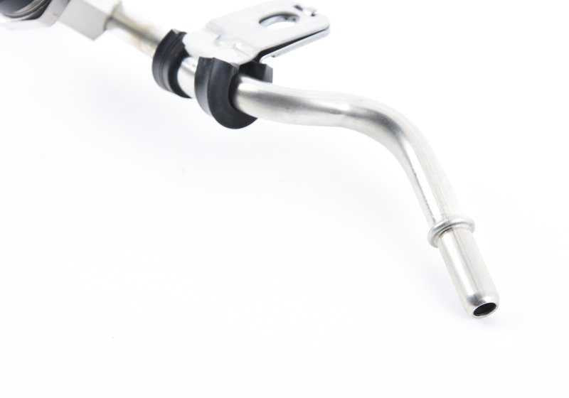 Tubo de alimentación con sensor OEM 13537848561 para BMW F87, F80, F82, F83. Original BMW.