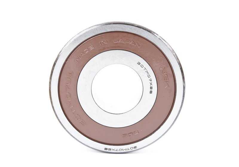 Rodamiento de bolas OEM 23121228257 para BMW E34. Original BMW.