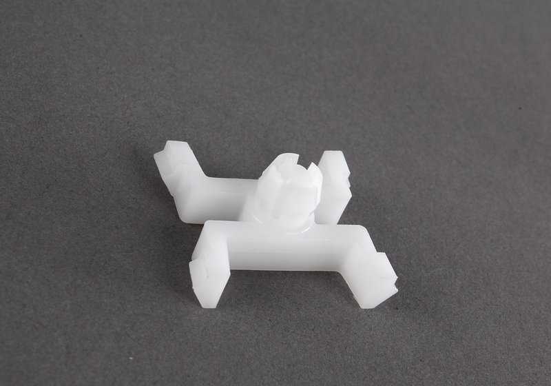 Clip de fijación OEM 51131848312 para BMW E28, E24. Compatible con molduras laterales, puertas y cobertores. Original BMW.