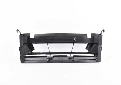 Conducto de aire inferior delantero OEM 51747401233 para BMW F30 (316d, 316i, 318d) modelos con tracción trasera y cambio manual o automático. Original BMW.