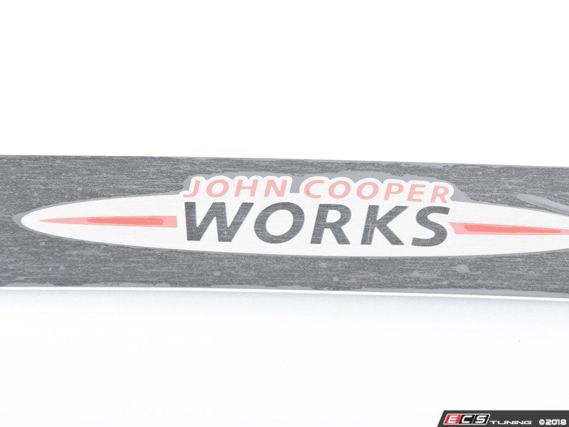 Paramento de entrada derecho John Cooper Works OEM 51477406652 para MINI Clubman R55, R55 LCI Cooper, Cooper D, Cooper S… y más. Original MINI.