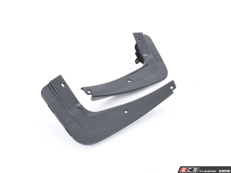 Juego de guardabarros delanteros negros (2 uds) OEM 82162410137 para MINI Countryman F60 y F60 LCI (Cooper tracción delantera)... y más. Original MINI.