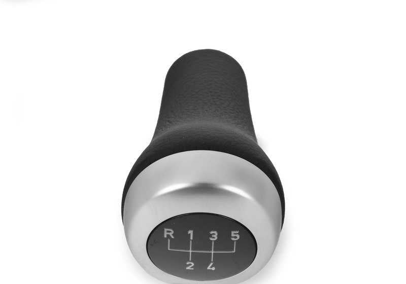 Pomo de cambio 5 marchas en cuero OEM 25117536019 para BMW E87, E36, E39, E53, Z3, E85. Acabado cromo perlado. Original BMW.