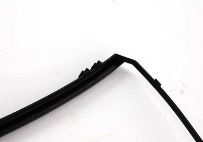 Guía de ventana derecha OEM 51348190650 para BMW E39. Original BMW.