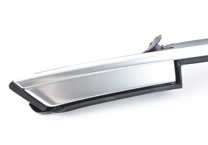 Embelezas laterais OEM de vidro traseiro esquerdo 51377119097 para BMW E93, E93N. Acabamento de alumínio fosco. BMW original.