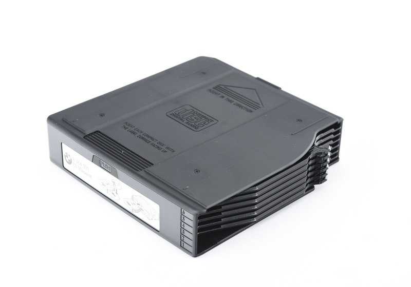 Revista de CD para BMW Série 1 E81, E82, E87, E87N, E88, Série 3 E46, E90, E90N, E91, E91N, E92, E92N, E93, E93N, Série 5 E39, Série 7 E65, E66, X1 E84, X3 E83, E83N, X5 E53, Z4 E85, E86, Z8 E52, MINI R50, R52, R53 (OEM 65128364931). BMW original