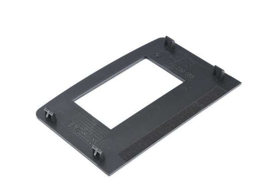 Tapa cerradura maletero OEM 51498259124 para BMW E39 520d, 520i (M47, M52, M54) con cambio manual o automático. Compatible con versiones de tracción trasera. Original BMW.