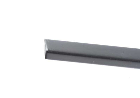 Moldura exterior trasera derecha OEM 51228189278 para BMW Serie 5 E39. Color negro. Repuesto original BMW.