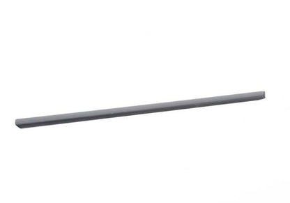 Moldura lateral delantera derecha OEM 51131970234 para BMW E31 840Ci, 840i, 850CSi. Compatible con versiones manuales y automáticas. Original BMW.