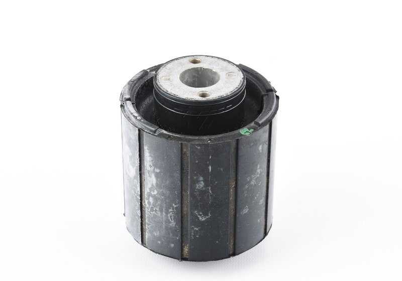Silentblock de goma OEM 33312282727 para BMW E60, E61, E63, E64. Pieza original BMW para anclaje del subchasis trasero. Ideal para solucionar ruidos o vibraciones en la suspensión trasera.
