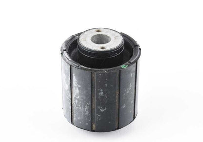 Silentblock de goma OEM 33312282727 para BMW E60, E61, E63, E64. Pieza original BMW para anclaje del subchasis trasero. Ideal para solucionar ruidos o vibraciones en la suspensión trasera.