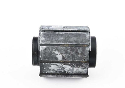 Silentblock de goma OEM 33312282727 para BMW E60, E61, E63, E64. Pieza original BMW para anclaje del subchasis trasero. Ideal para solucionar ruidos o vibraciones en la suspensión trasera.