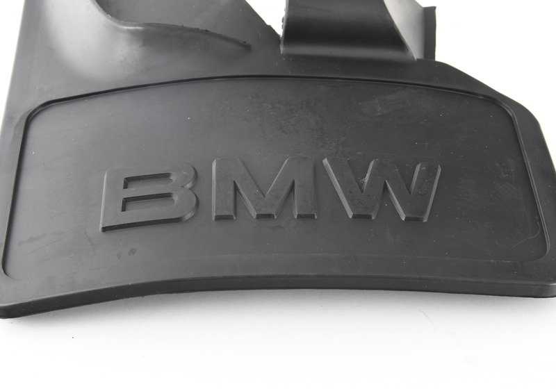 Juego de guardabarros traseros OEM 72601922807 para BMW E24. Original BMW.