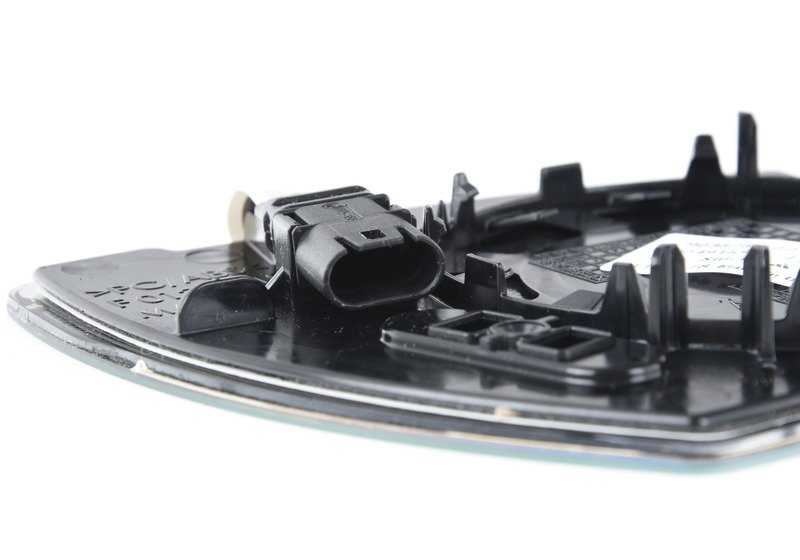 Omfactable a sinistra Regovisor OM 51167903825 per BMW E60, E61, E63, E64 (include versioni M5 e M6). Specchio piatto con funzione elettrocromica. BMW originale.