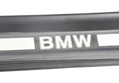 Embellecedor de entrada iluminado derecho OEM 51477203608 para BMW F10, F10N, F11, F11N, F18, F18N. Pieza original BMW.