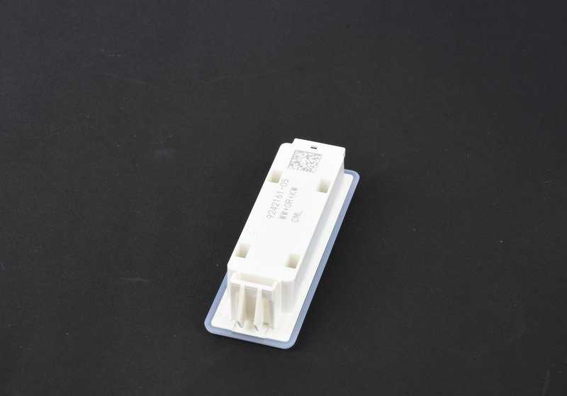 Luz LED de suelo OEM 63319242161 para BMW F20, F21, F22, F23, F45, F46, F87, F30, F31, F34, F35, F80, F32, F33, F36, F82, F83, F07, F10, F11, F18, F01, F02, E84, F48, F25, F26, I01. Original BMW.